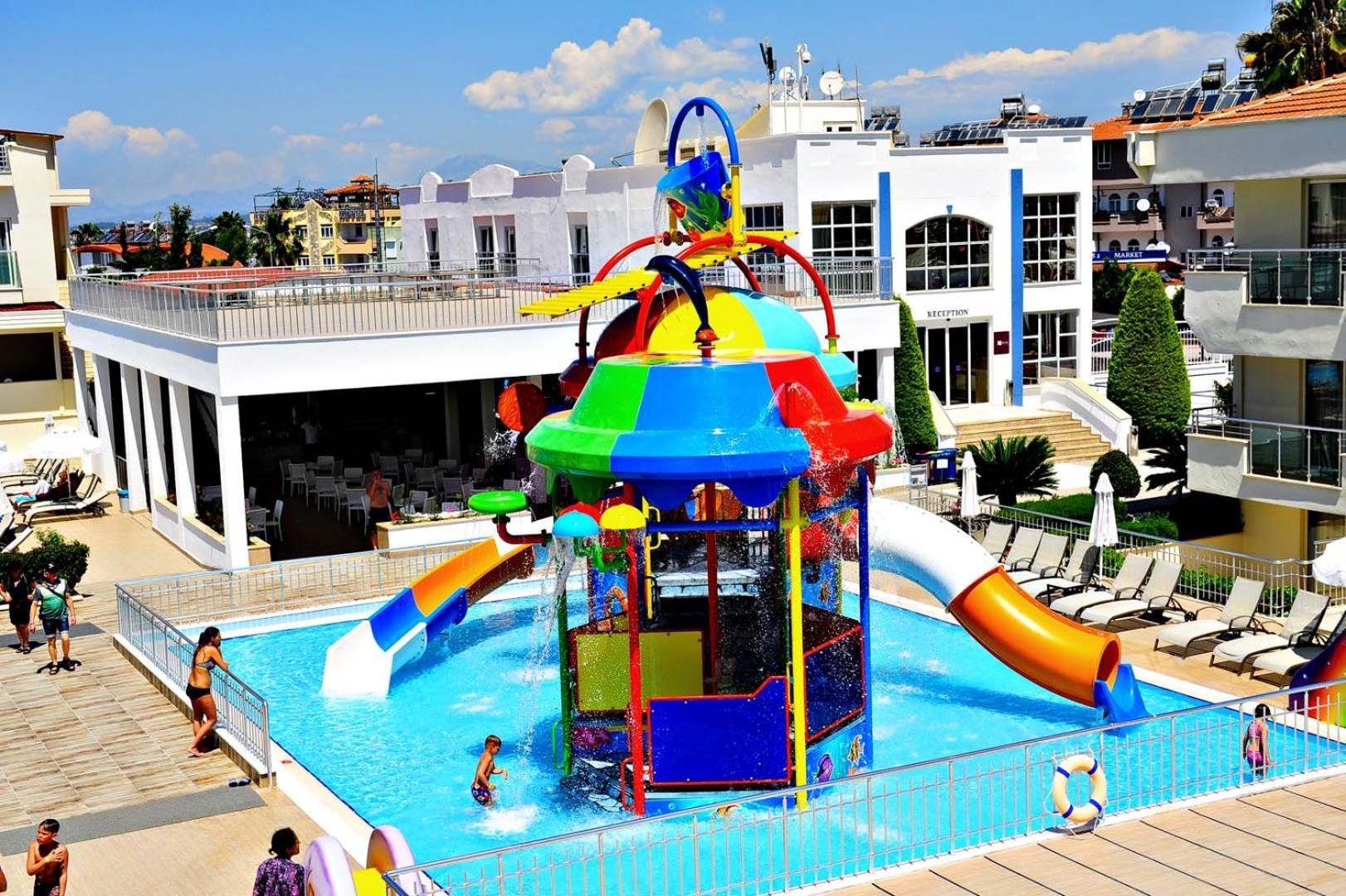 Dream Family Club Hotel Side Exterior foto