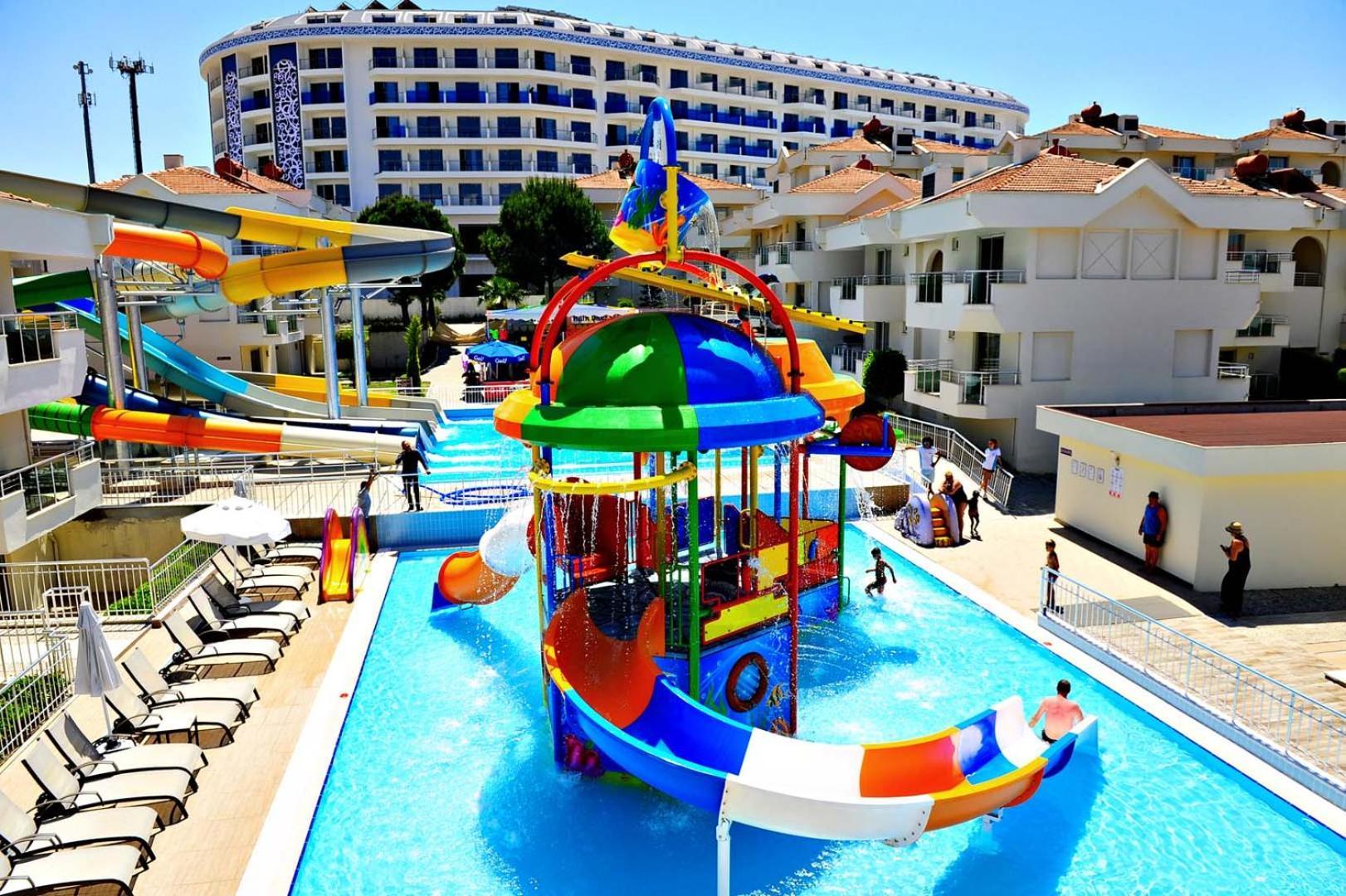 Dream Family Club Hotel Side Exterior foto